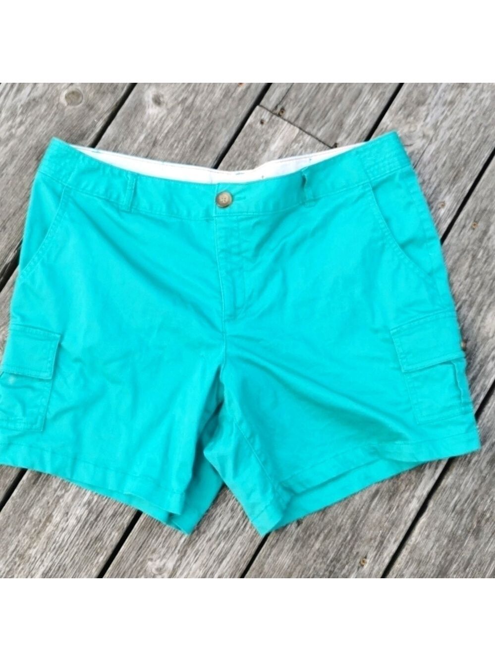 Women's Dockers Aquamarine Cargo Shorts. Size 14